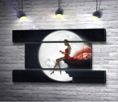 Девушка в красном платье на фоне луны