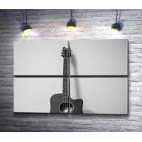 Гитара у стены