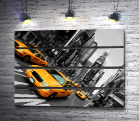 Желтые машины в черно-белом Нью-Йорке