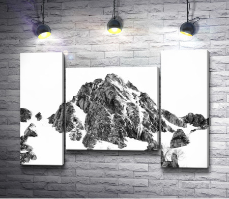 Черно-белое фото снежной горы