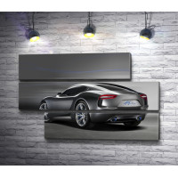 Черный Maserati Alfieri на фото в черно-белой гамме