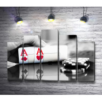 Покерные карты красной масти, черно-белое фото