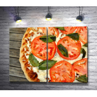 Итальянская пицца с помидорами