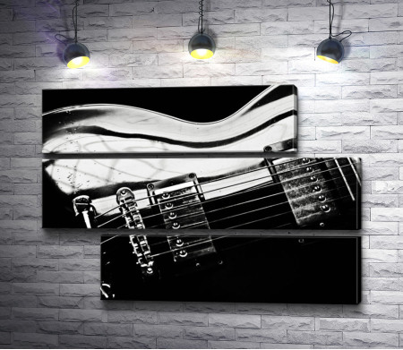 Струны электрогитары, черно-белое фото 