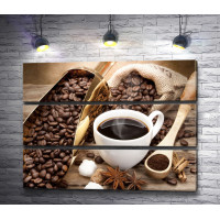 Свежесваренный эспрессо и кофейные зерна 