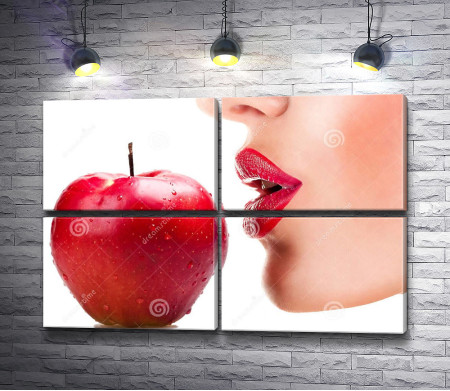 Губы и красное яблоко
