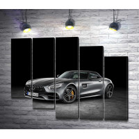 Автомобиль Mercedes-AMG GT C Roadster черного цвета