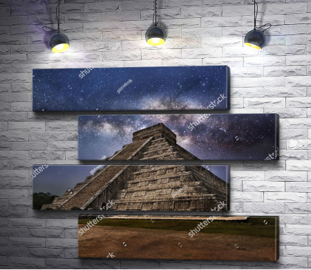 Звездное небо над пирамидой 