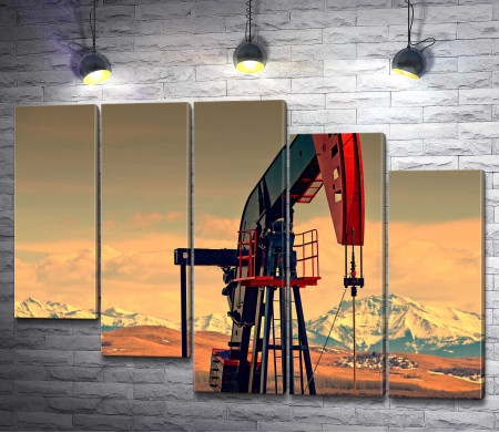 Нефтяная вышка в горах 