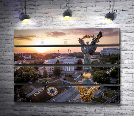Памятник Независимости на закате, Киев, Украина 