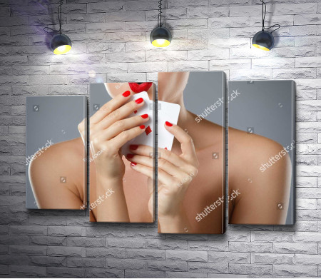 Девушка с игральными картами 