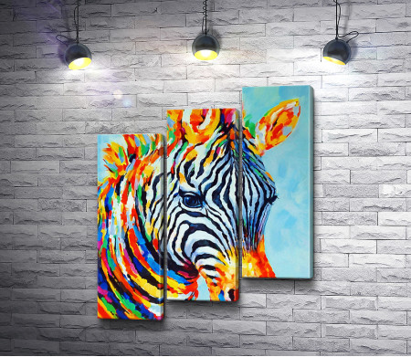 Полосатая зебра в радужном окрасе 