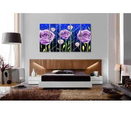Фиолетовые розы ночью 