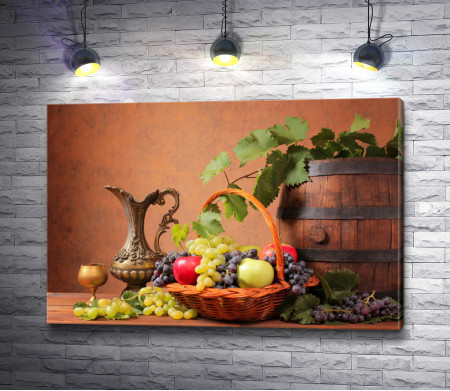 Натюрморт: Деревянные бочки, свежие фрукты и металлическая посуда 