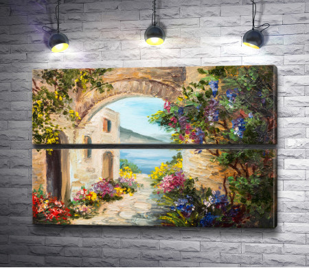 Двор с аркой,  цветами и видом на море 