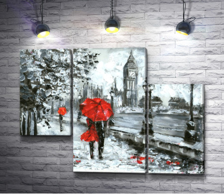 Пара под зонтом на улице Лондона в черно-белой гамме