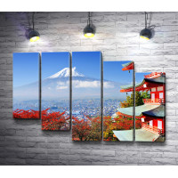 Красные домики в Японии и гора в облаках