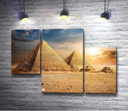 Египетские пирамиды на закате. Гиза