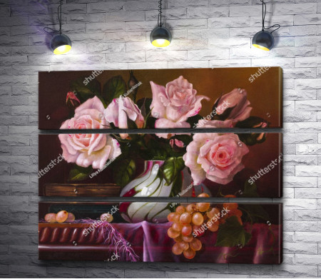 Натюрморт с розами и виноградом
