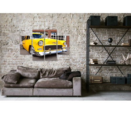 Желтый автомобиль Chevrolet Bel Air