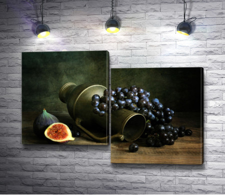 Металлический кувшин, гроздь винограда и инжир