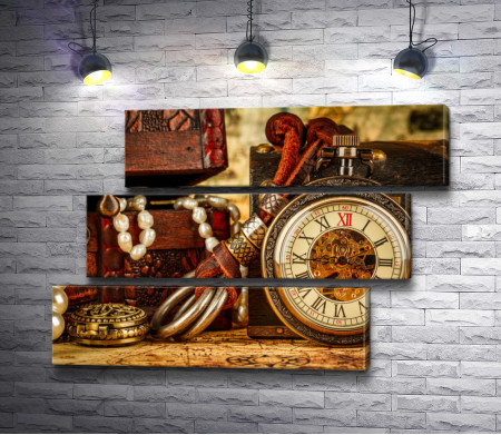Винтажный натюрморт с часами и шкатулками украшений 