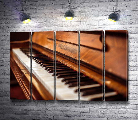 Старое пианино, макросъемка 