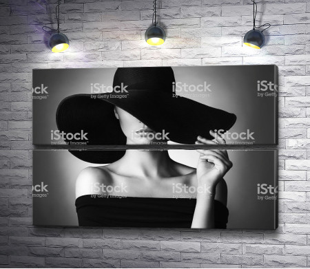 Девушка в черной шляпе 