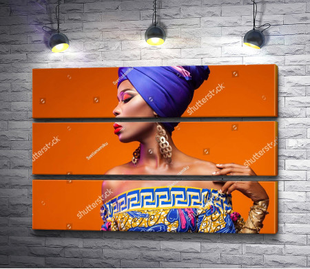 Африканская девушка с ярким мейком 