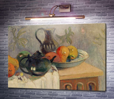 Чайник, глечик і фрукти