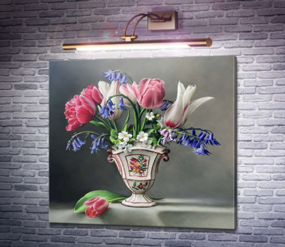 Тюльпани в вазі