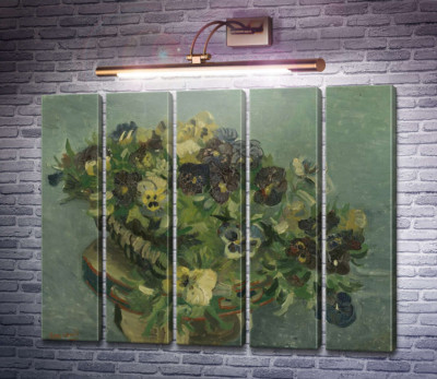 Корзина с фиалками