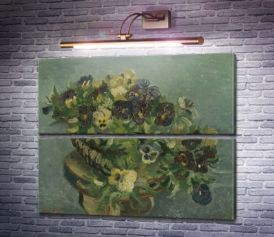 Кошик з фіалками