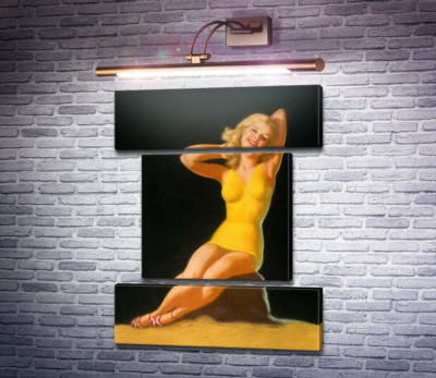 Блондинка в жовтому