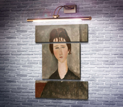 Портрет брюнетки