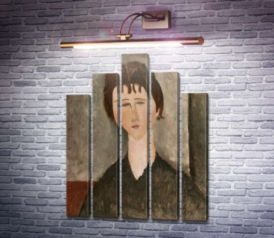 Портрет брюнетки