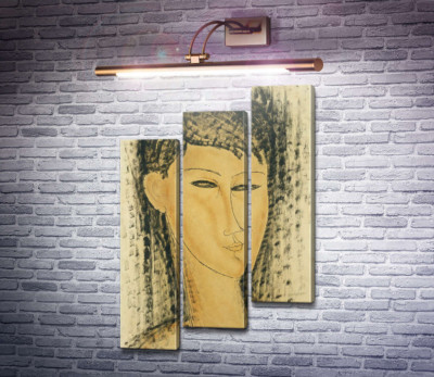 Голова молодой женщины