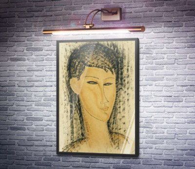 Голова молодой женщины