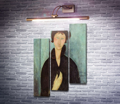 Жінка з блакитними очима