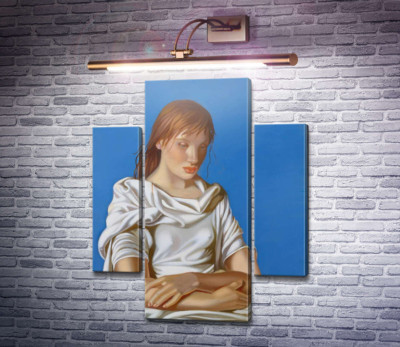 Женщина со скрещенными руками