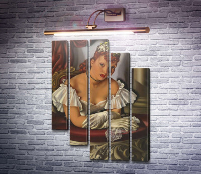В опере