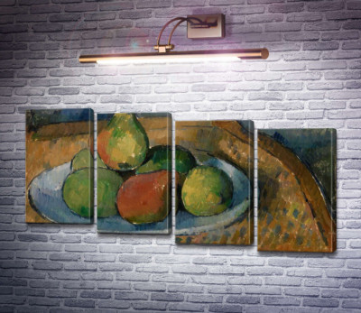 Тарелка с фруктами на стуле
