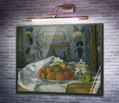 Тарелка с яблоками