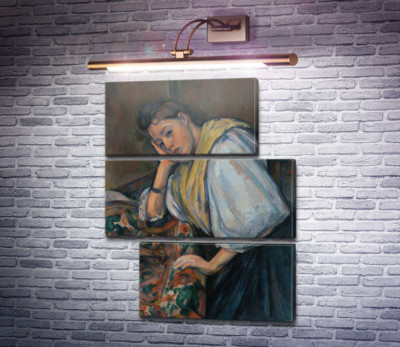Молодая итальянка за столом