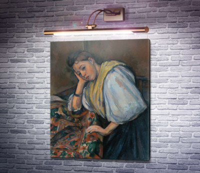 Молодая итальянка за столом