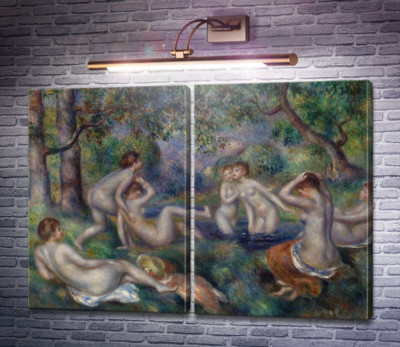 Купальниці в лісі