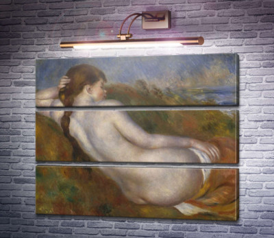 Лежача оголена
