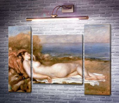 Купальщица на берегу моря