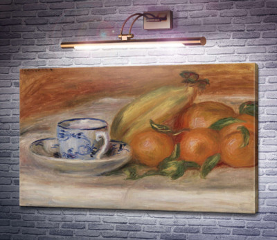 Апельсины, бананы и чайная чашка
