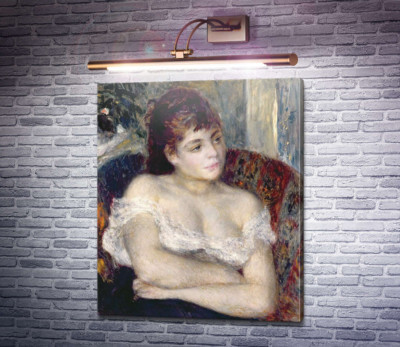 Женщина в кресле